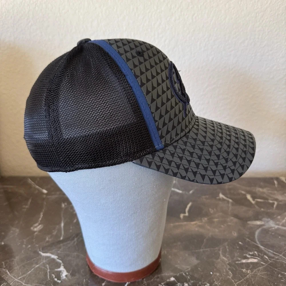 TAMPA BAY LIGHTNING Ball Hat, Grey, Blue And Black Reebok NHL adult size S/M
